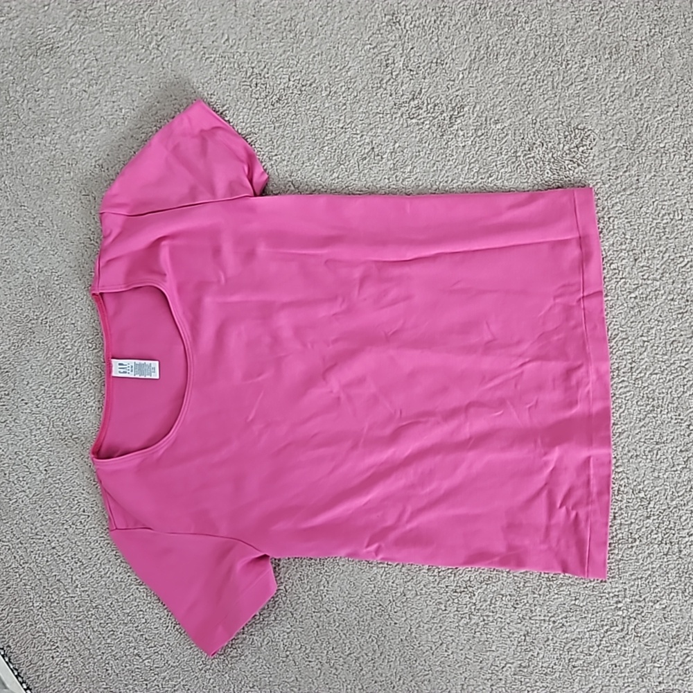 Gap Body T-Shirt. Like New!!